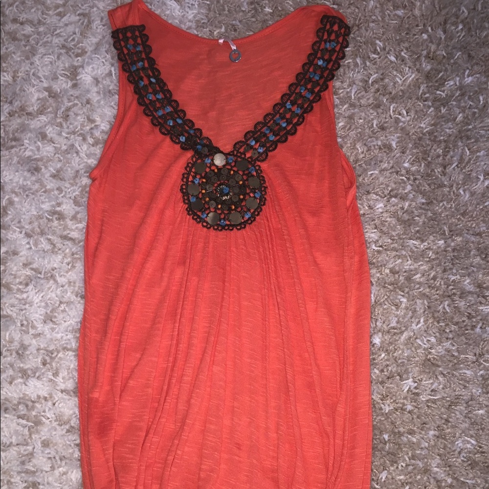 Coral tank top with Fancy Neckline